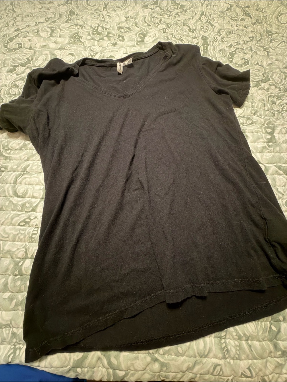 H&M Divided Black V-Neck Women’s Tee